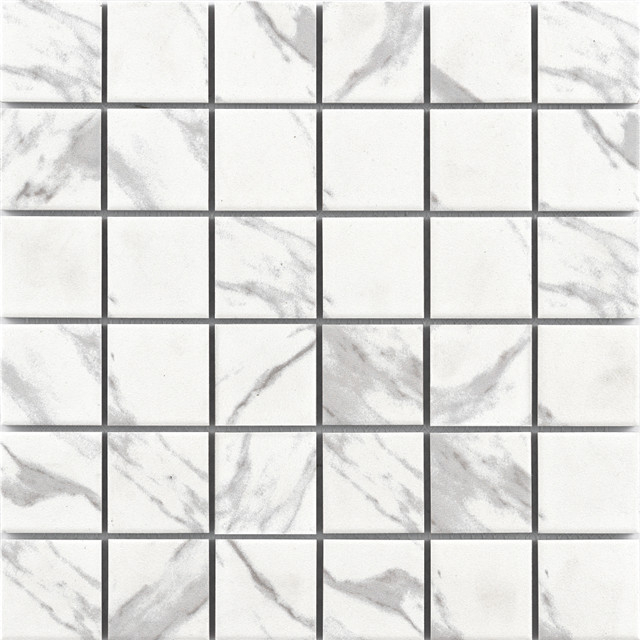 Mosaico de porcelana blanca