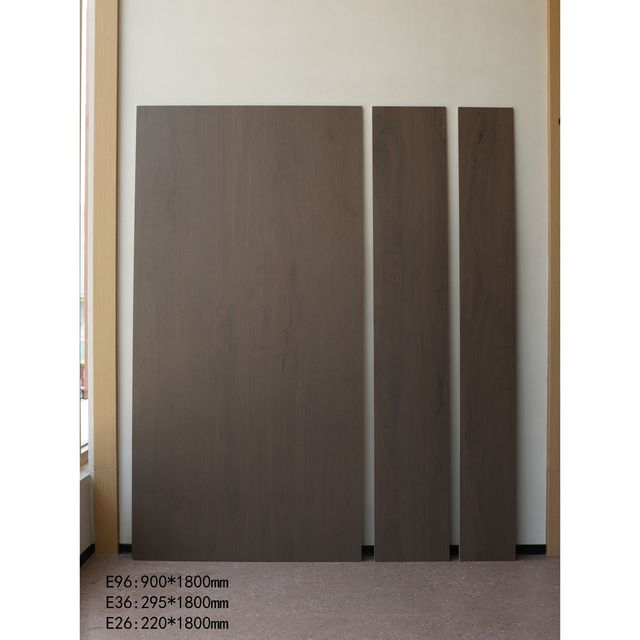 Azulejo de porcelana mate con apariencia de madera–E26