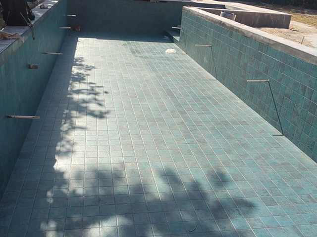 Azulejo-para-piscina-azul-antiguo-150&times;150mm(2)