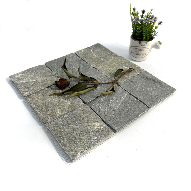 Mosaico de piedra del río