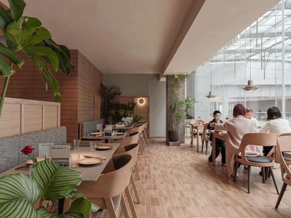 Calidez y comodidad: un acogedor restaurante en Hangzhou