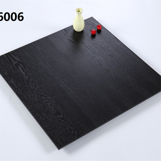 Azulejos antideslizantes Serpenggiante negros de 600x600 mm