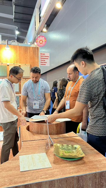 136 &deg; Canton-Fair-4