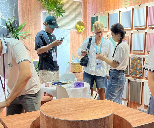 Wifi-cer&aacute;mica-showcass-innovative-series-series-decorative-tes-a-the-136th-canton-fair5
