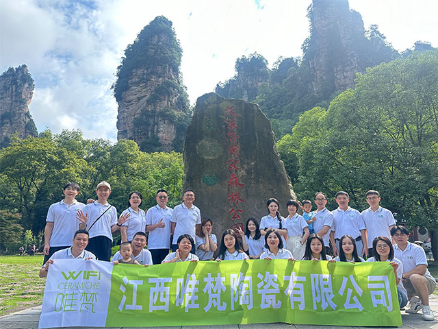 Equipo de equipo de cerámica WiFi en el parque forestal nacional de Zhangjiajie