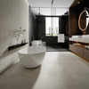 Baño con azulejos de travertino