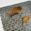 Mosaic-SAB32 montado en malla de aluminio negro premium