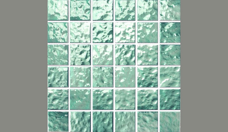 Mosaico de cerámica vs. Glass Mosaic: ¿Cuál es mejor para aplicaciones de piscina?